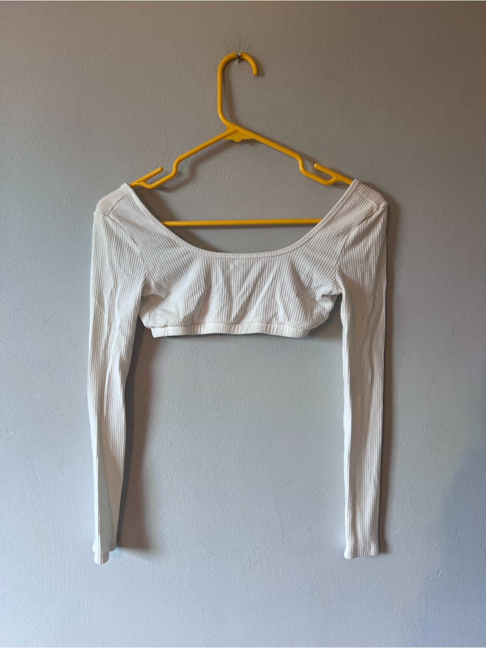 Edikted White Ribbed Long Sleeve Cropped Top